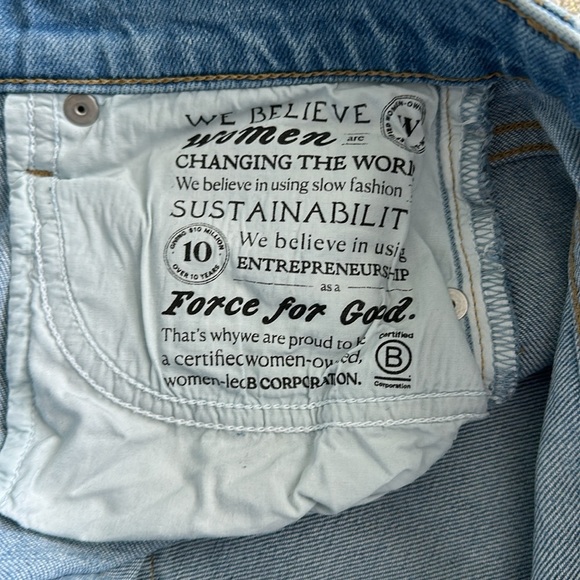 Frank & Eileen Monaghan High Rise Mom Jeans - Light Wash - Size 6/28 - Picture 3 of 5